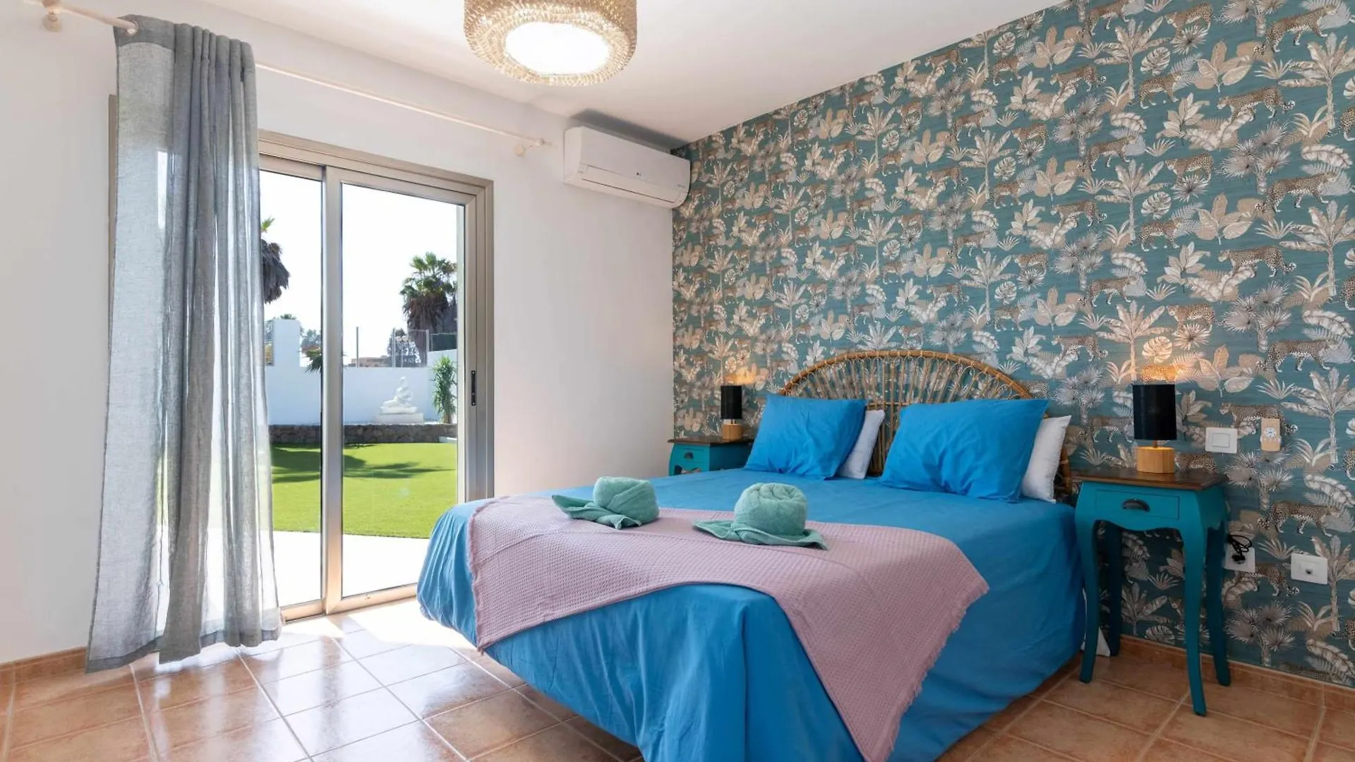 Love And Light Mini Golf Pool Luxury Villa 7 Star La Guirra 0*,  Spain
