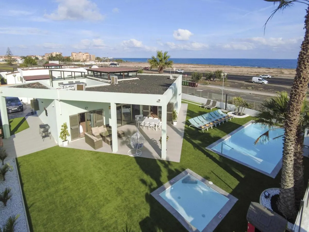 Holiday home Love And Light Mini Golf Pool Luxury Villa 7 Star La Guirra